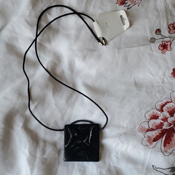 Ladies necklace - Picture 2 of 2